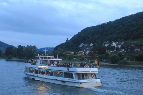 Schiff Willy Schneider ab Oestrich-Winkel bzw. Ingelheim - Rhein in Flammen 1. Juli 2023